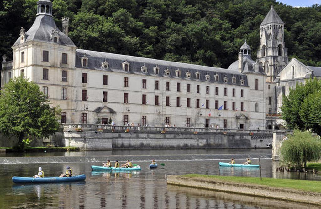 Vvf Perigord Sorges-En-Perigord Hotel Екстериор снимка